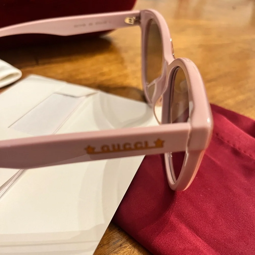 Gucci Sunglasses - Picture 6 of 14